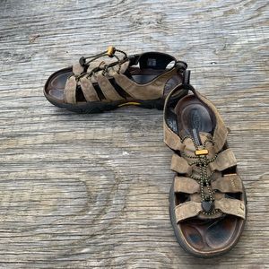 KEEN Sarasota Bison Hiking Trail